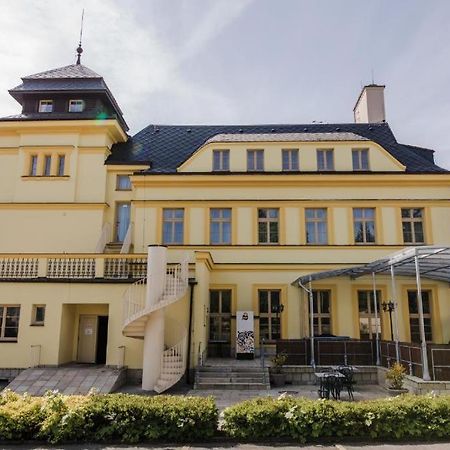 Palace Inn Jíloviště Exterior foto